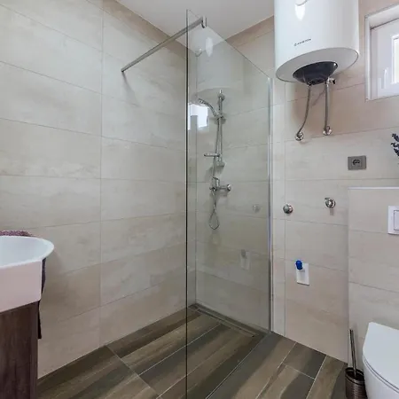 Cozy In With Kitchen Pula