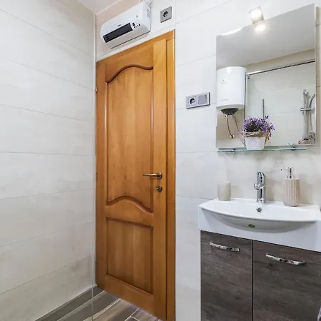 Cozy In With Kitchen * Pula