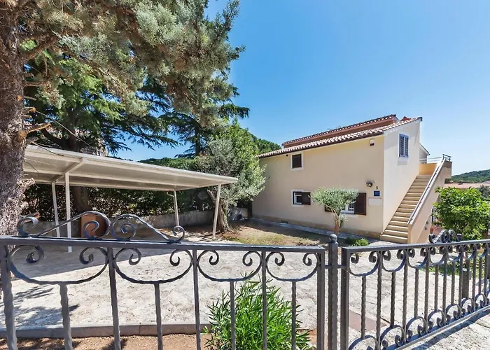 아파트 Cozy In With Kitchen