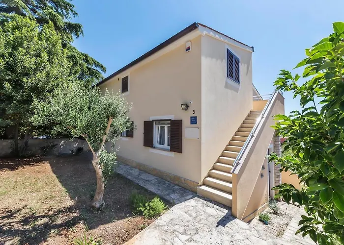 아파트 Cozy In With Kitchen