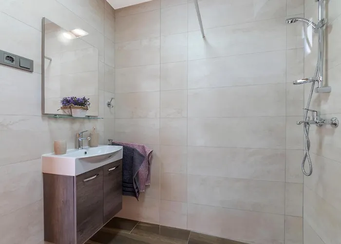 Cozy In With Kitchen 풀라