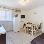 Cozy In With Kitchen * Pula